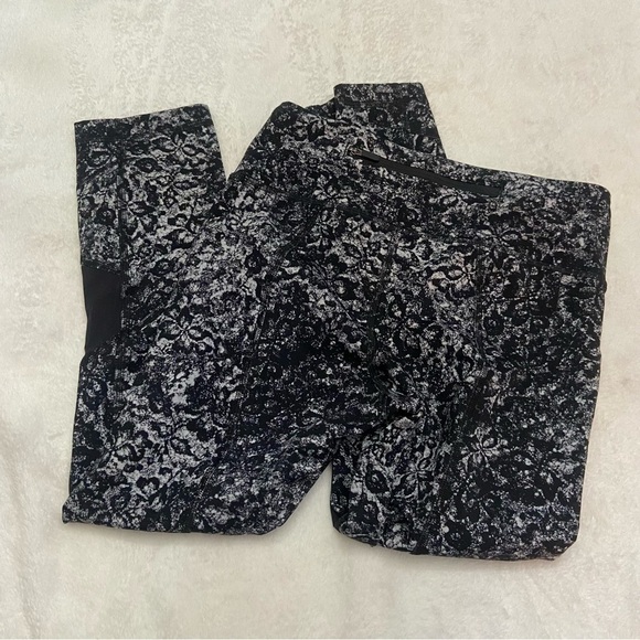 Lululemon Pace Rival Crop *22" Floral Spritz Multi / Black 28706 - Picture 6 of 15
